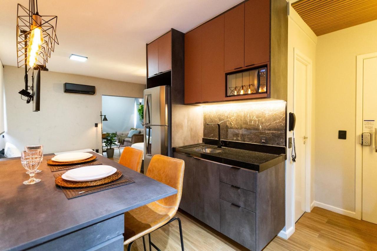 Apartamento De Completos Por Temporada Na Av. Reboucas *