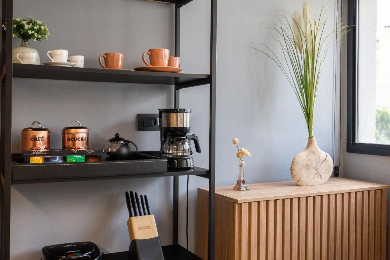 Apartamento De Completos Por Temporada Na Av. Reboucas *