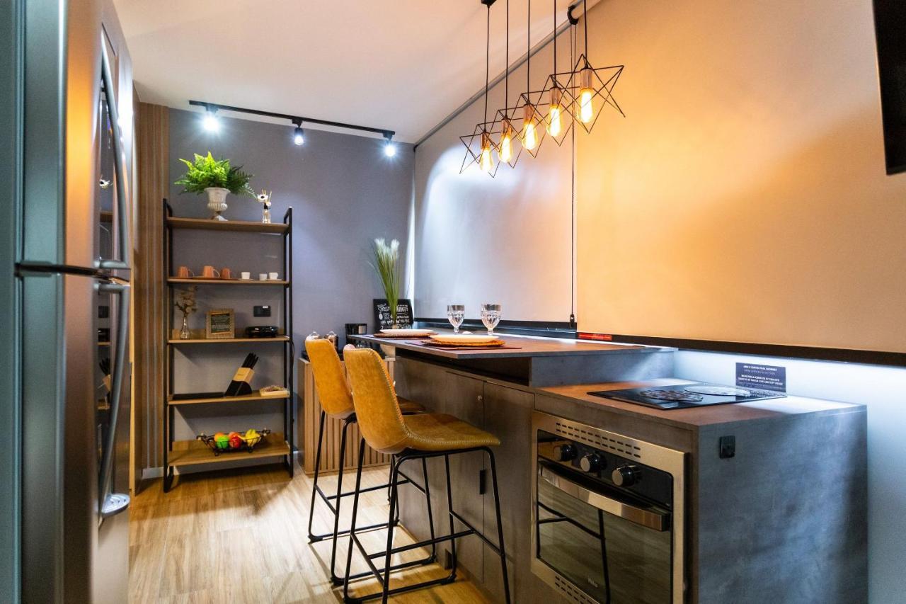 Apartamento De Completos Por Temporada Na Av. Reboucas *